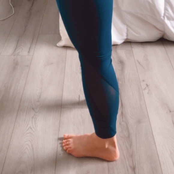 Blue elevate go dry high rise old navy leggings - Picture 6 of 15